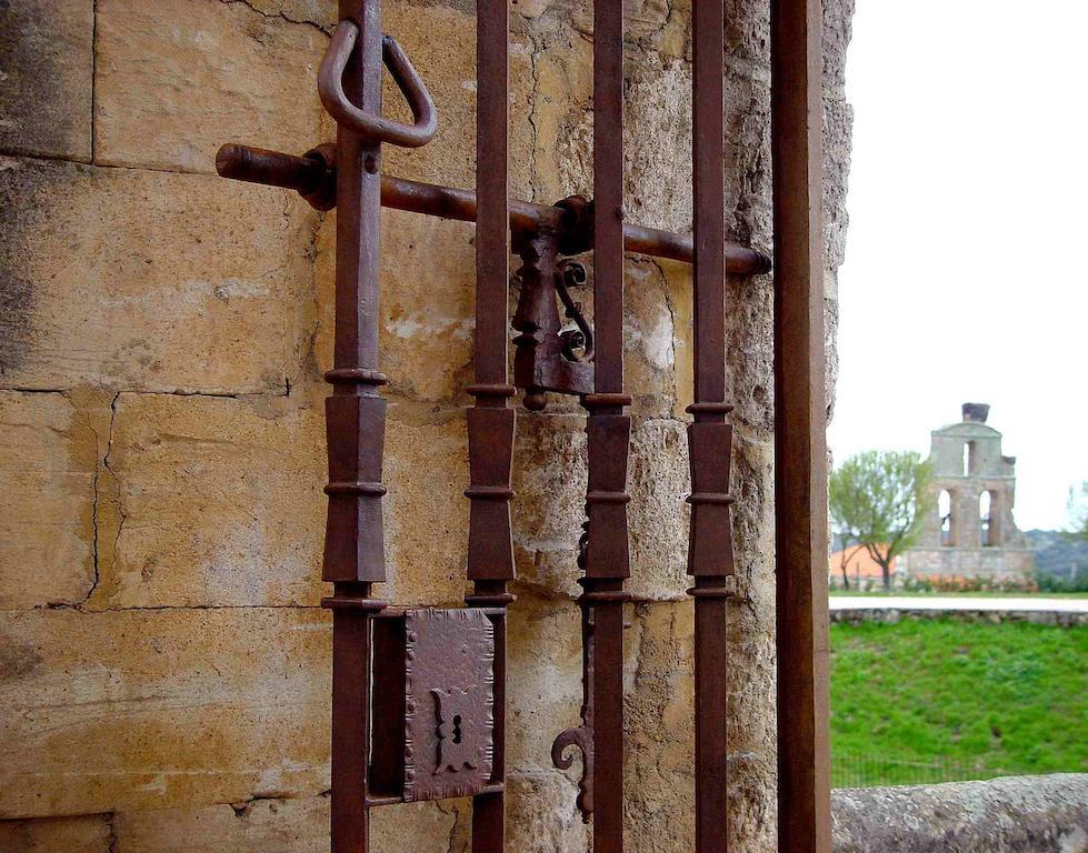 Posada Real Castillo Del Buen Amor Topas Kültér fotó