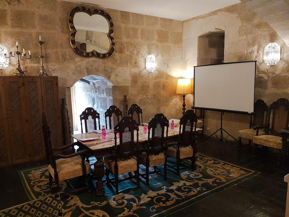 Posada Real Castillo Del Buen Amor Topas Kültér fotó