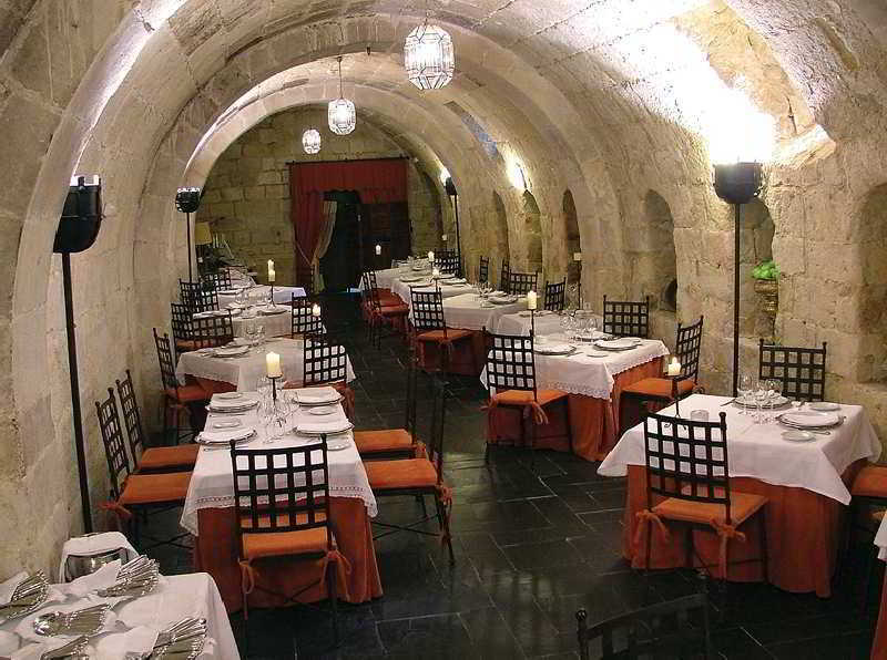 Posada Real Castillo Del Buen Amor Topas Étterem fotó